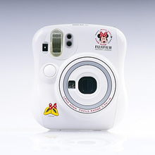 富士Checky Instax Mini 25 自拍与即兴创作的LOMO乐趣